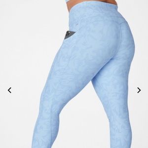 Fabletics high-waisted Oasis Pocket Legging  L